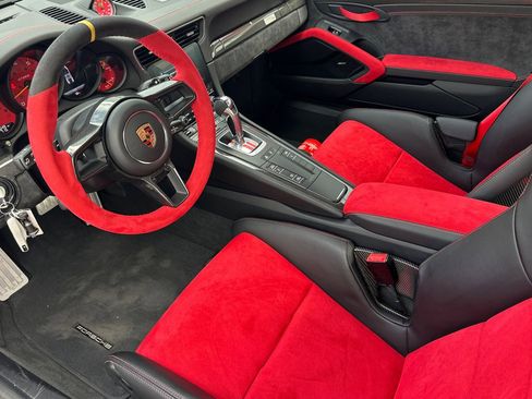 Used 2018 Porsche 911 GT2 RS image 4