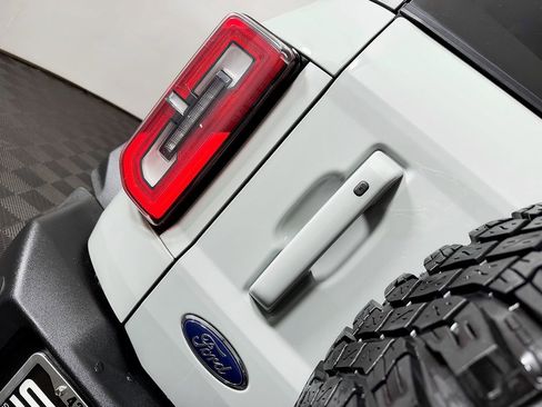 Used 2021 Ford Bronco Wildtrak AWD/4WD image 14