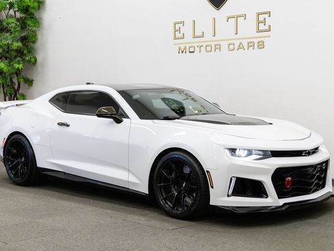 Used 2018 Chevrolet Camaro ZL1 RWD image 9