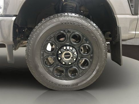 Used 2024 Ford F350 Lariat w/ Black Appearance Package image 24