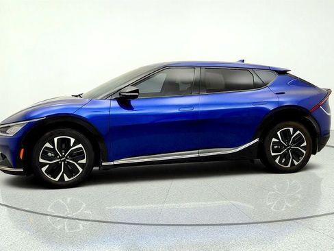 Used 2024 Kia EV6 Wind w/ Wind Technology Package AWD/4WD image 8