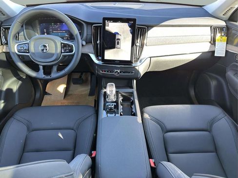 New 2025 Volvo XC90 T8 Plus w/ Protection Package Premier image 2