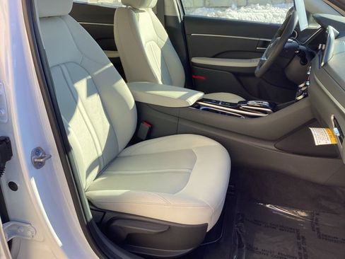 Certified 2023 Hyundai Sonata SEL w/ Preferred Accessory Package image 16