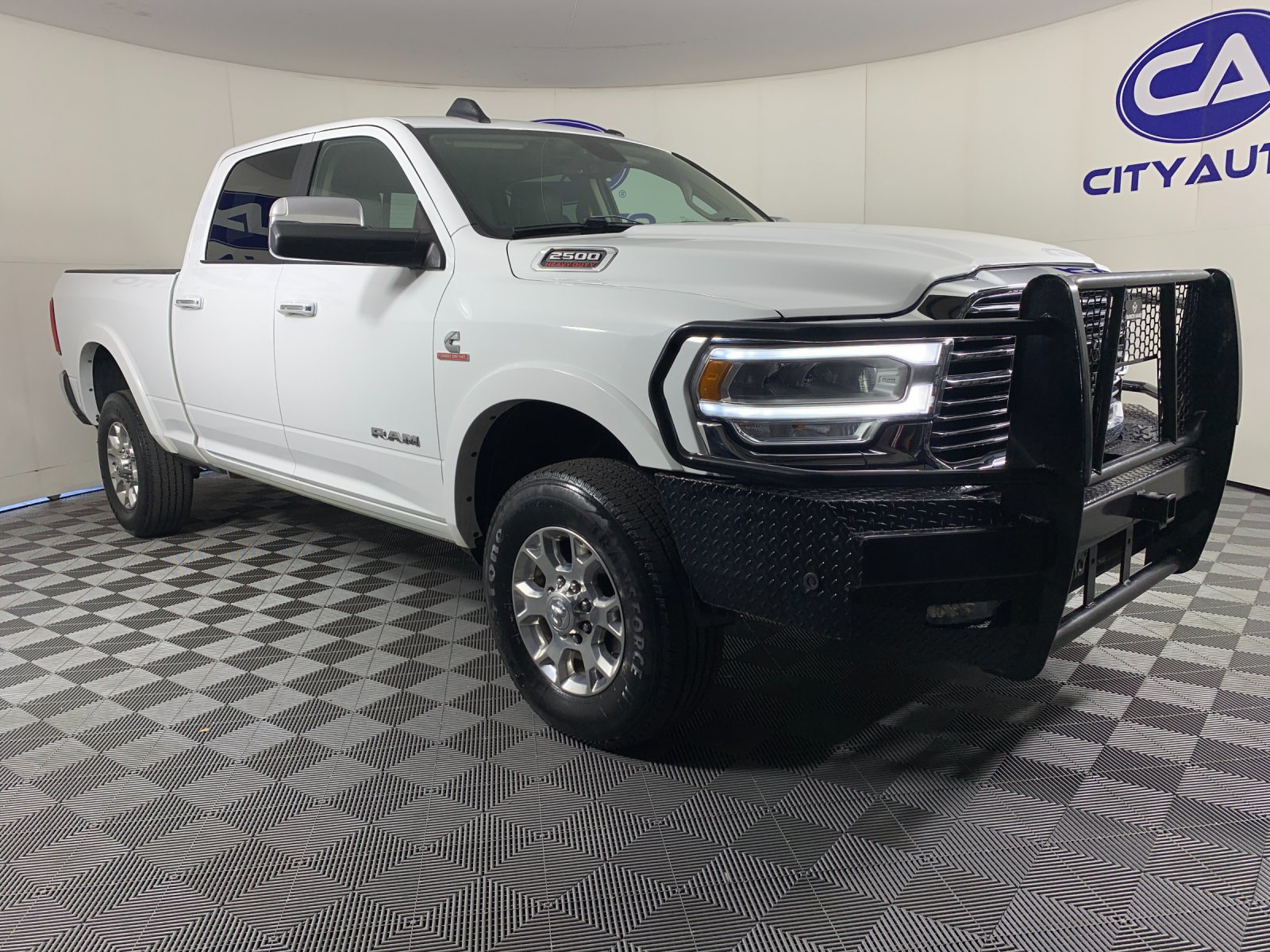 Used 2022 RAM 2500 Laramie AWD/4WD image 1