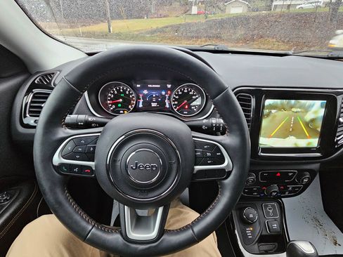 Used 2018 Jeep Compass Limited w/ Navigation Group image 19