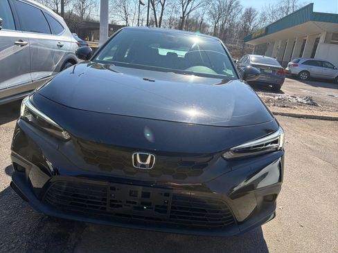 Used 2023 Honda Civic Sport image 2