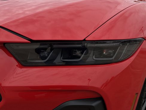 Used 2025 Ford Mustang Premium image 17