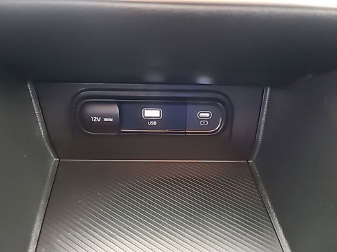 Used 2025 Kia Sportage LX image 35