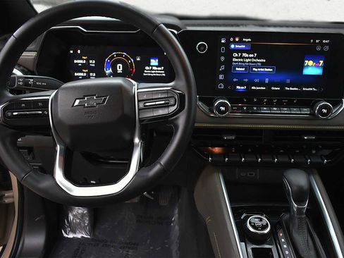 Used 2024 Chevrolet Colorado ZR2 w/ ZR2 Bison Edition image 18