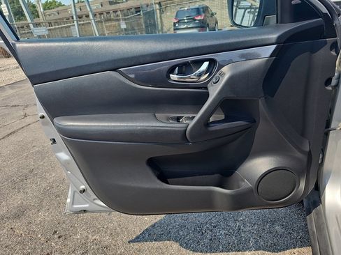 Used 2020 Nissan Rogue SV AWD/4WD image 25