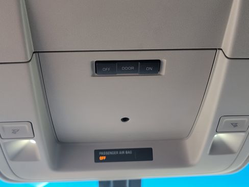 Used 2018 Chevrolet Silverado 1500 LT w/ All Star Edition image 17