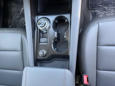 New 2026 Ford Explorer Active w/ Active Comfort Package RWD image 12