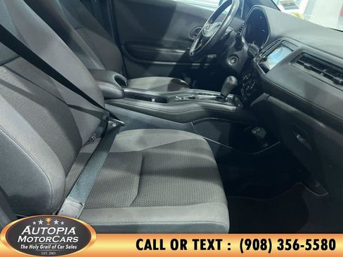 Used 2019 Honda HR-V Sport image 11