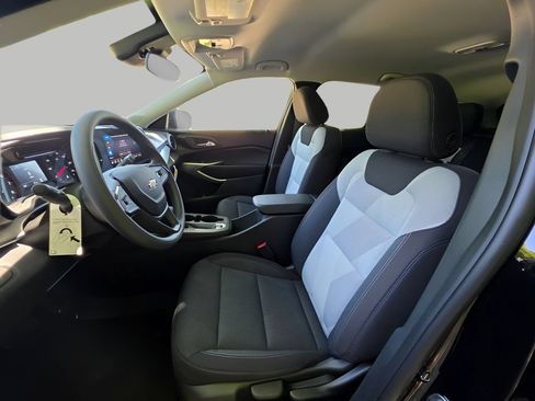 New 2026 Chevrolet Trax LS w/ LS Convenience Package FWD image 14