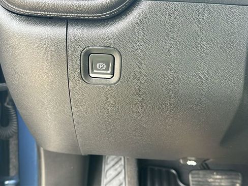 Used 2019 Chevrolet Silverado 1500 LT w/ Texas Edition image 23