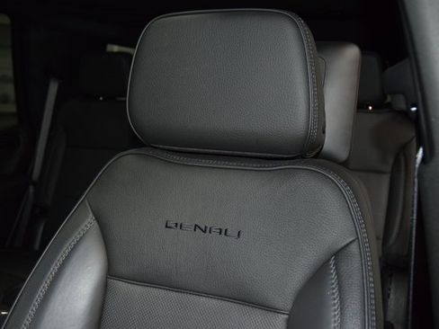 Used 2024 GMC Yukon Denali w/ LPO, Floor Liner Package image 43