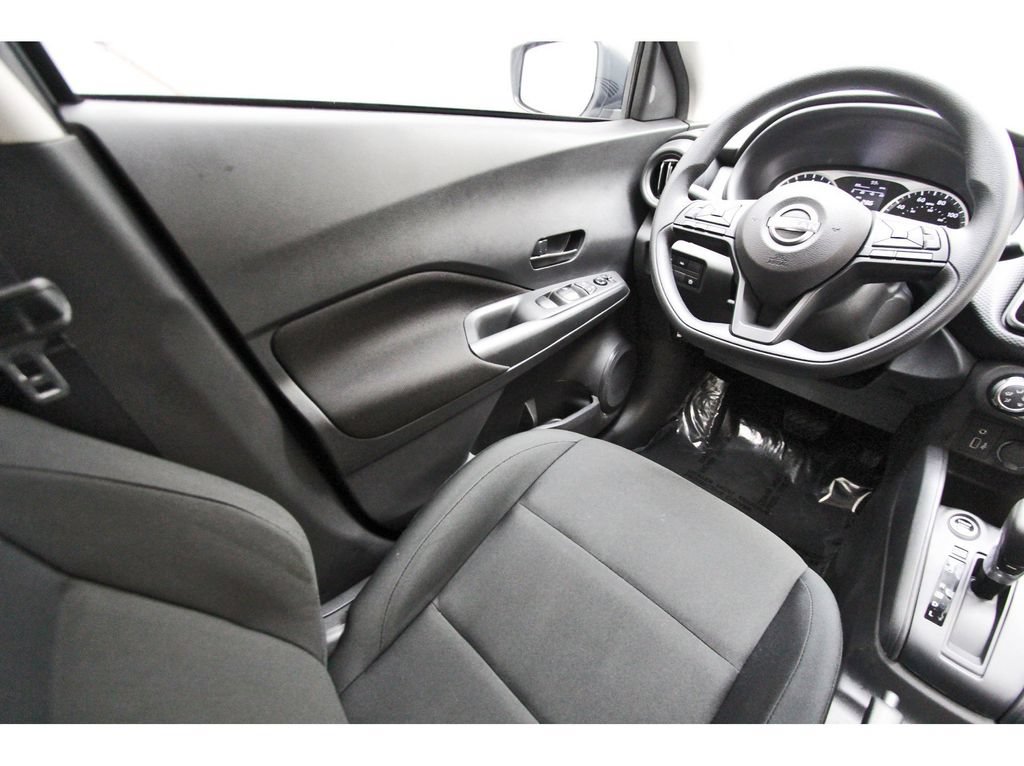 Certified 2025 Nissan Kicks Play S FWD image 6