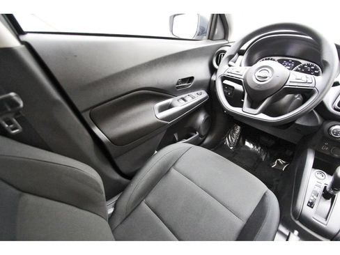Used 2025 Nissan Kicks Play S FWD image 6