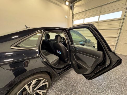 Used 2026 Volkswagen Jetta SEL FWD image 31