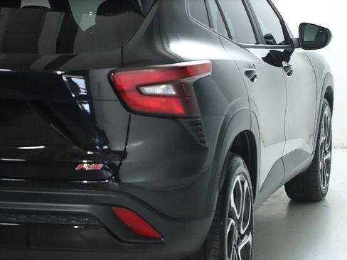 Used 2025 Chevrolet Trax RS w/ Sunroof Package FWD image 45