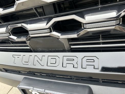 Used 2023 Toyota Tundra Platinum image 7