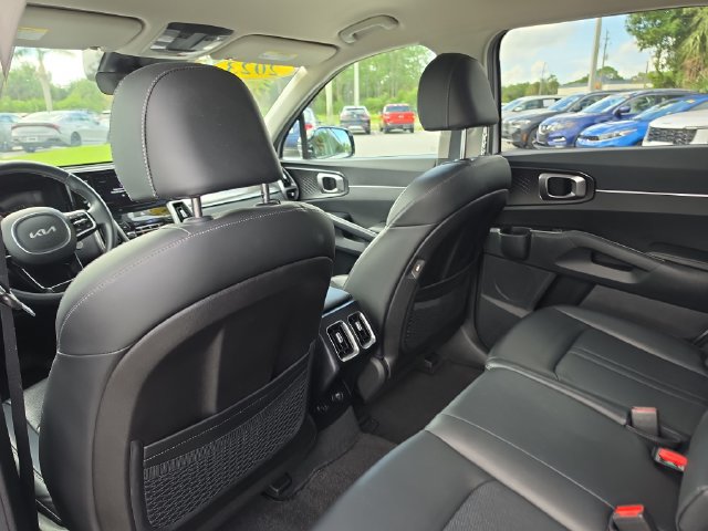 Certified 2023 Kia Sorento S FWD image 10