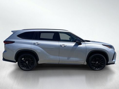 Certified 2025 Toyota Highlander XSE AWD/4WD image 10