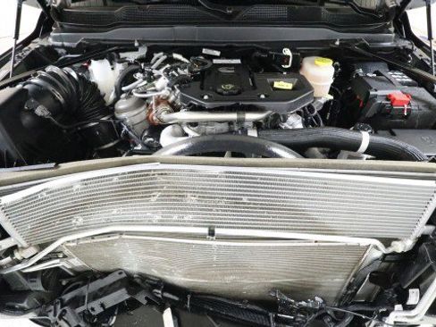 Used 2025 RAM 2500 Laramie AWD/4WD image 25