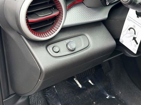 New 2026 Chevrolet Trax RS w/ Sunroof Package image 10