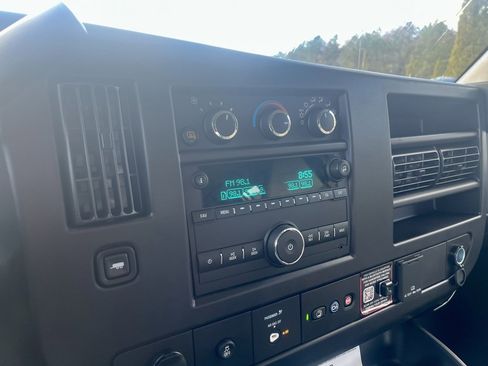 New 2025 Chevrolet Express 2500 Work Van image 15