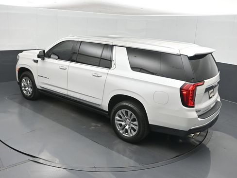 Used 2022 GMC Yukon XL Denali AWD/4WD image 45