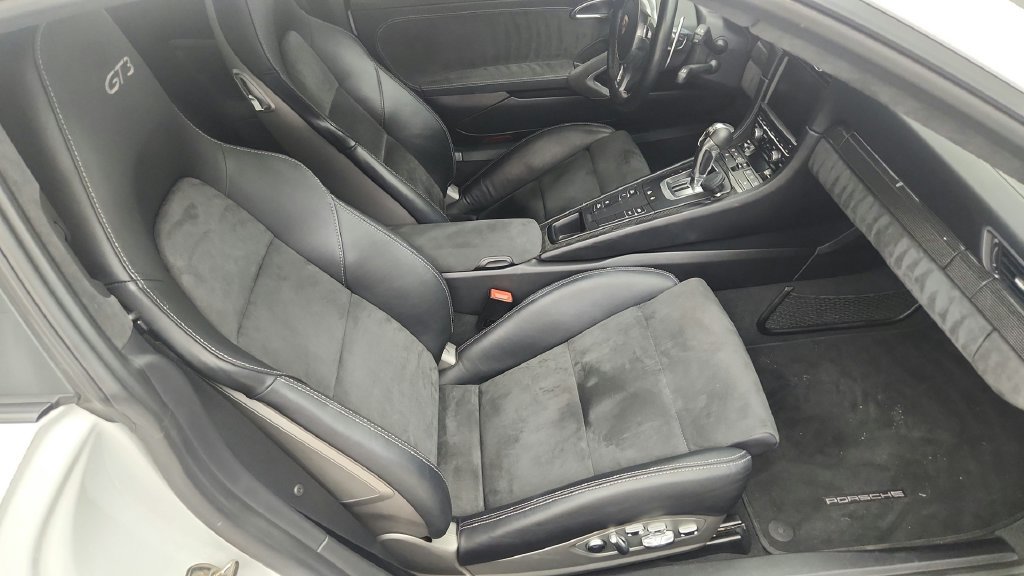Used 2015 Porsche 911 GT3 RWD image 17