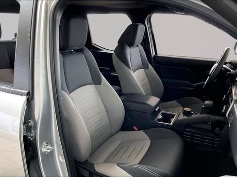 Used 2025 Toyota Tacoma TRD Sport image 19