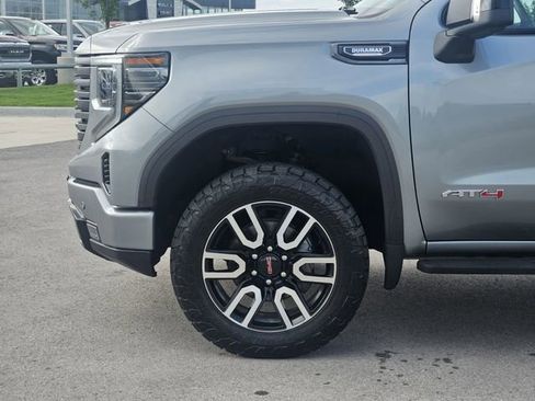 Used 2024 GMC Sierra 1500 AT4 w/ Technology Package AWD/4WD image 10