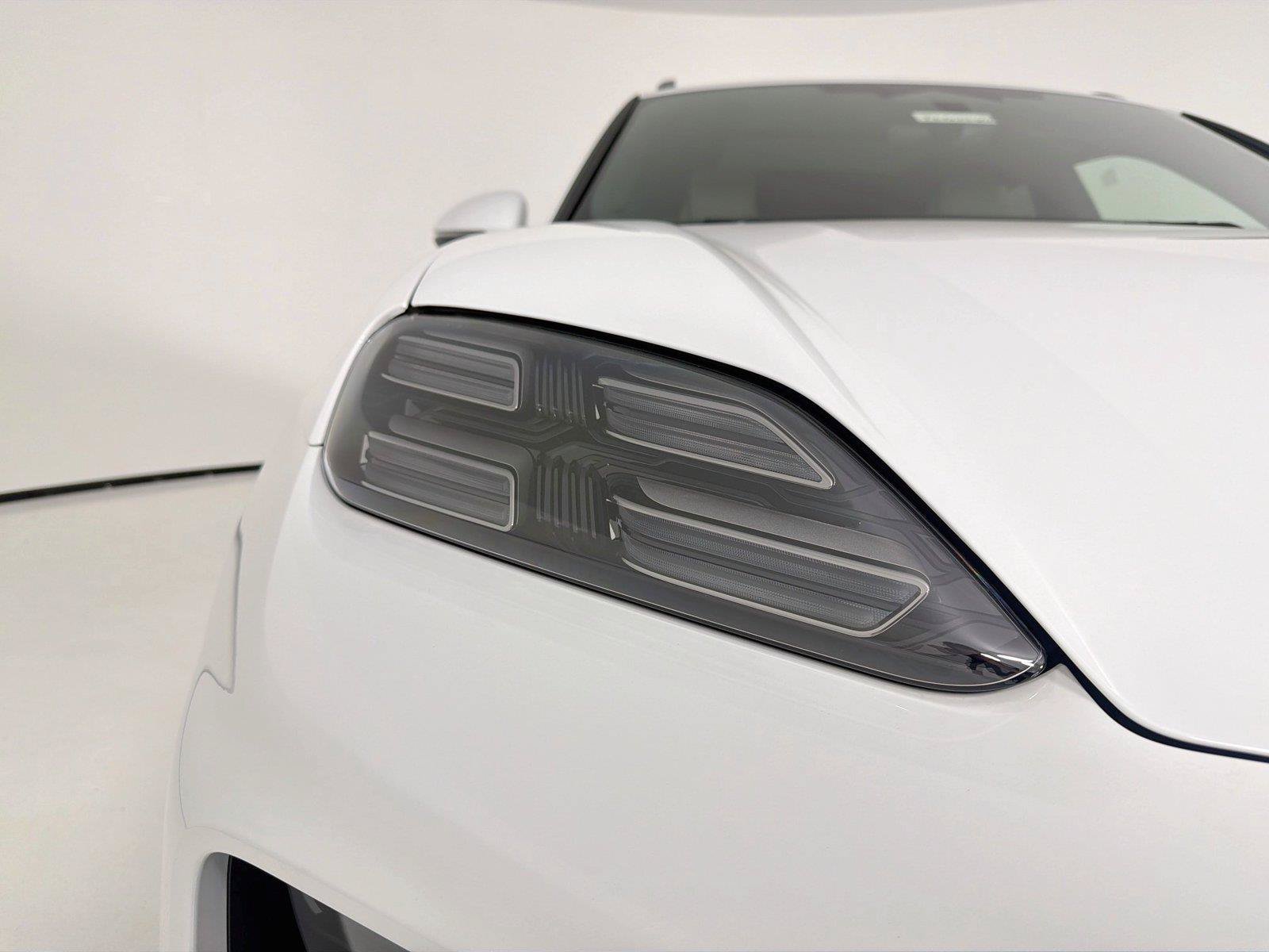 Certified 2026 Porsche Macan Electric RWD image 29