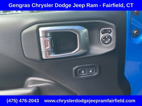 Certified 2025 Jeep Gladiator Sport AWD/4WD image 41