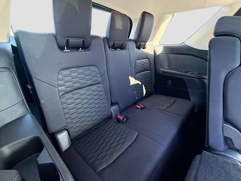 Used 2025 Nissan Pathfinder SV FWD image 26