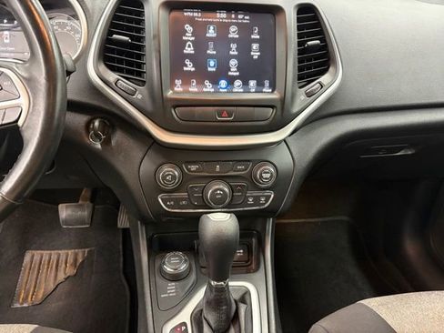 Used 2014 Jeep Cherokee Latitude image 19