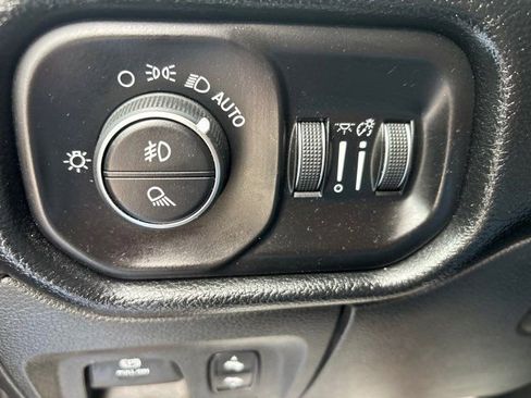 Used 2019 RAM 1500 Laramie RWD image 49