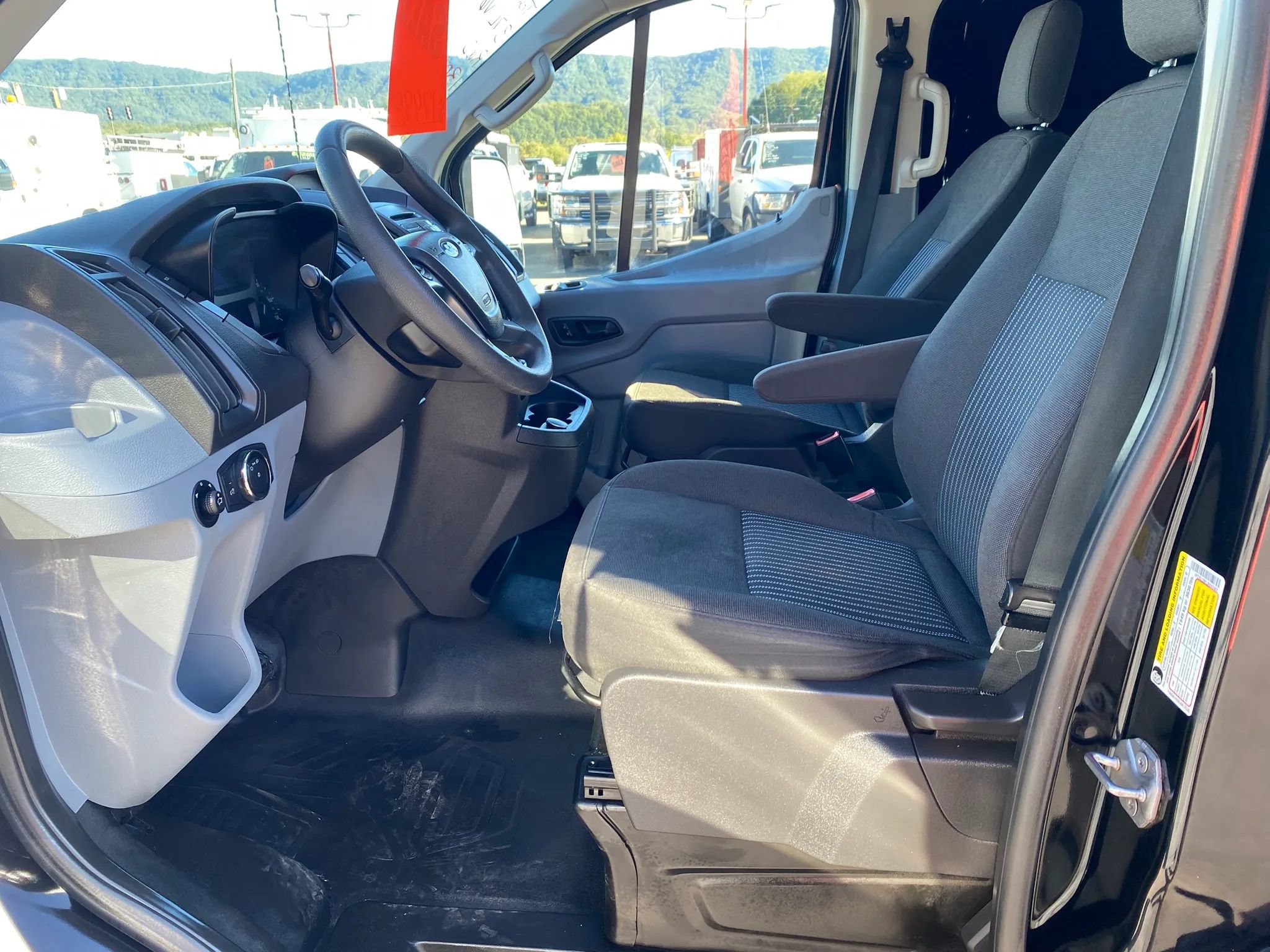 Used 2018 Ford Transit 150 130 Low Roof RWD image 9
