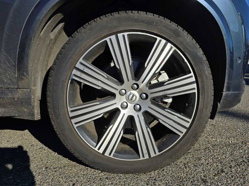 Certified 2024 Volvo XC90 B6 Ultimate w/ Protection Package Premier image 9