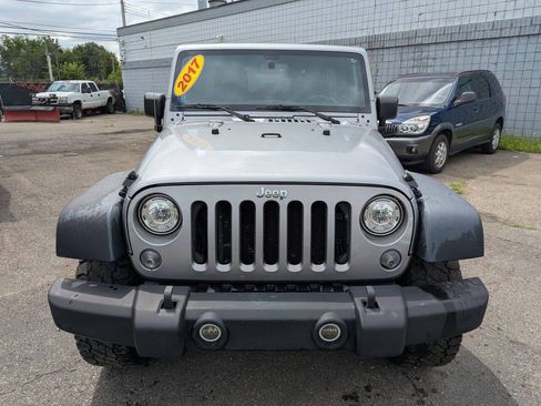Used 2017 Jeep Wrangler Unlimited Rubicon w/ Connectivity Group AWD/4WD image 2
