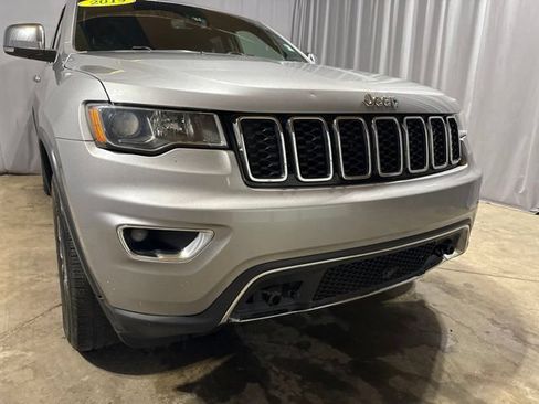 Used 2019 Jeep Grand Cherokee Limited AWD/4WD image 4