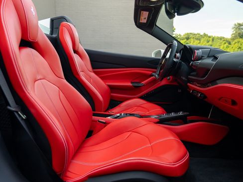 Used 2022 Ferrari F8 Tributo RWD image 56