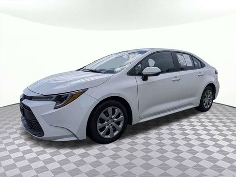 Used 2025 Toyota Corolla LE FWD image 7