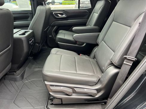 Used 2022 Chevrolet Tahoe Z71 w/ Luxury Package AWD/4WD image 12
