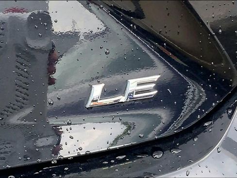 Used 2025 Toyota Camry LE FWD image 10