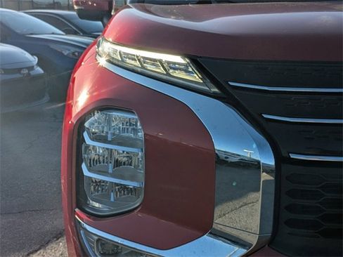 Used 2022 Mitsubishi Outlander SEL image 6