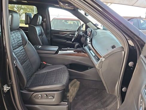 Used 2021 Cadillac Escalade ESV Premium Luxury Platinum image 29