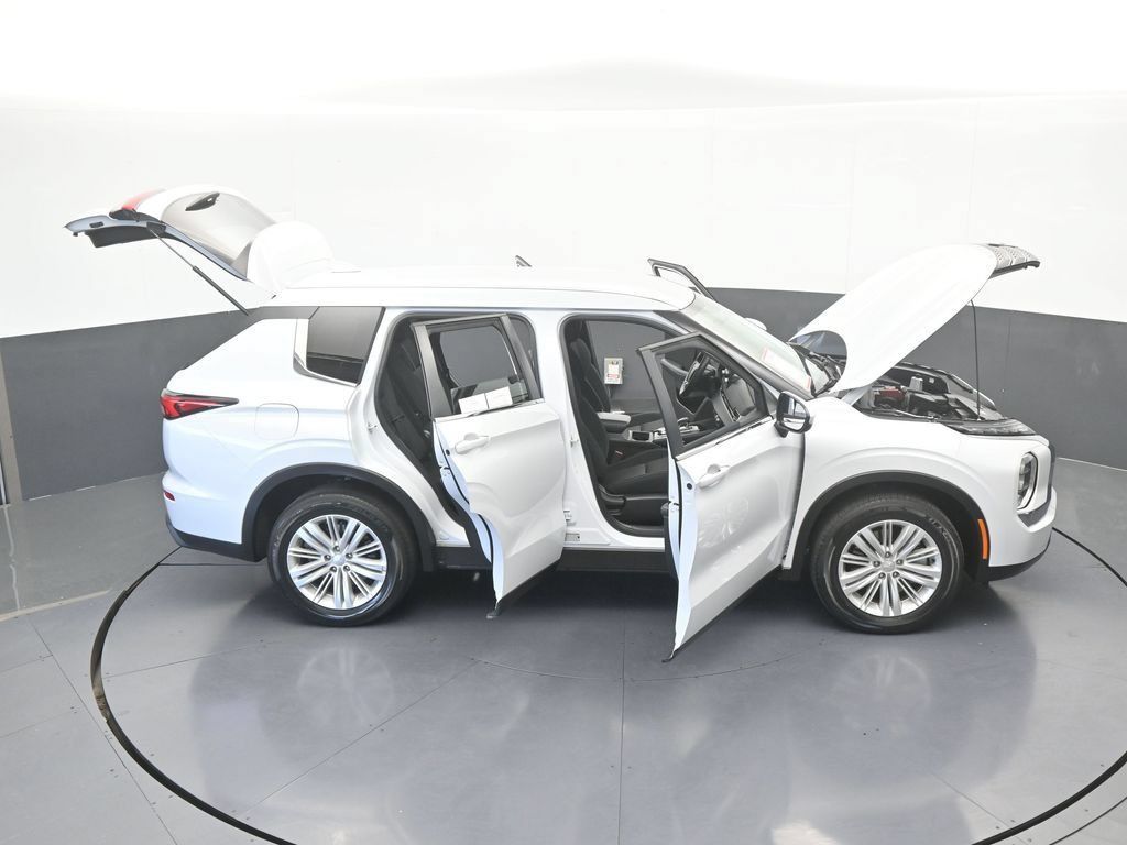 Used 2024 Mitsubishi Outlander ES FWD image 72